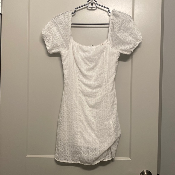 White Altar’d State Floral Form Fitting Short Dress - Picture 3 of 6